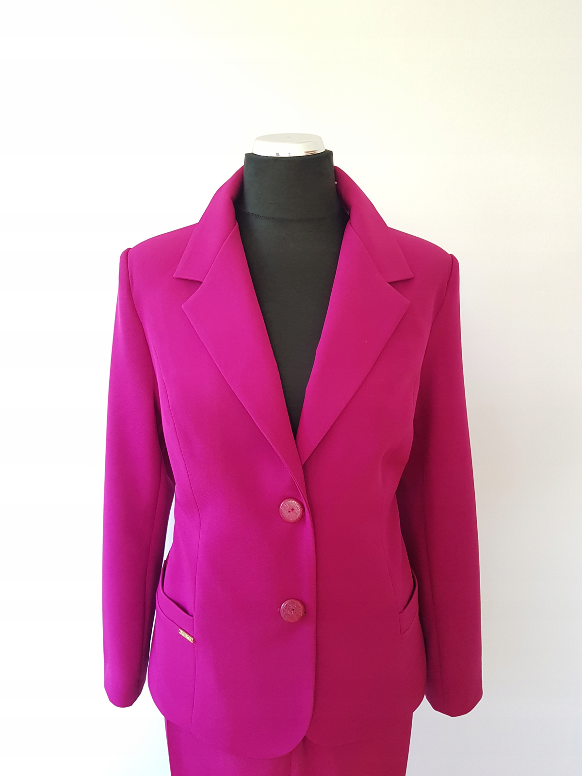 BIZNESOWY KOSTIUM ZE SPODNIAMI