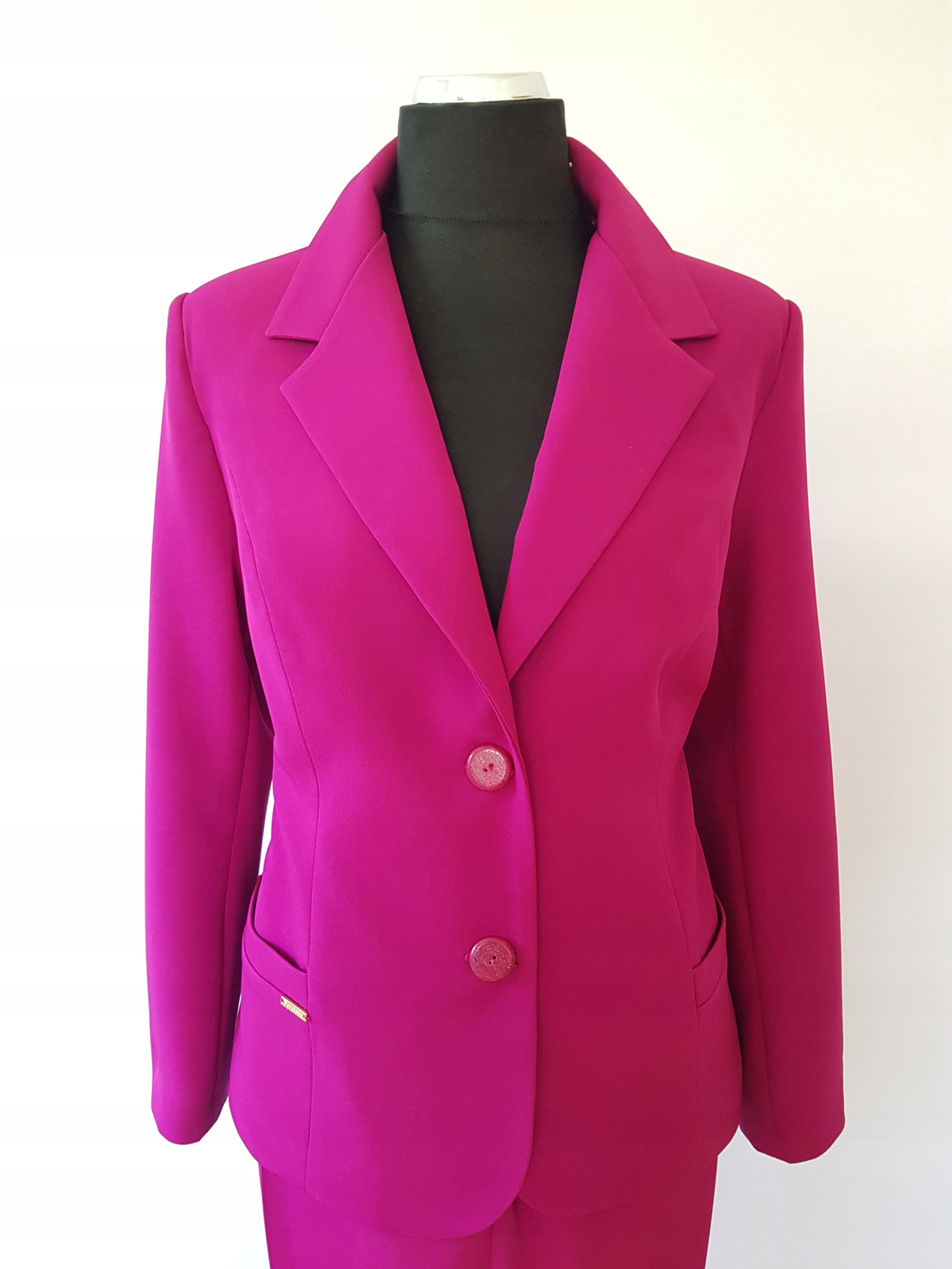 BIZNESOWY KOSTIUM ZE SPODNIAMI