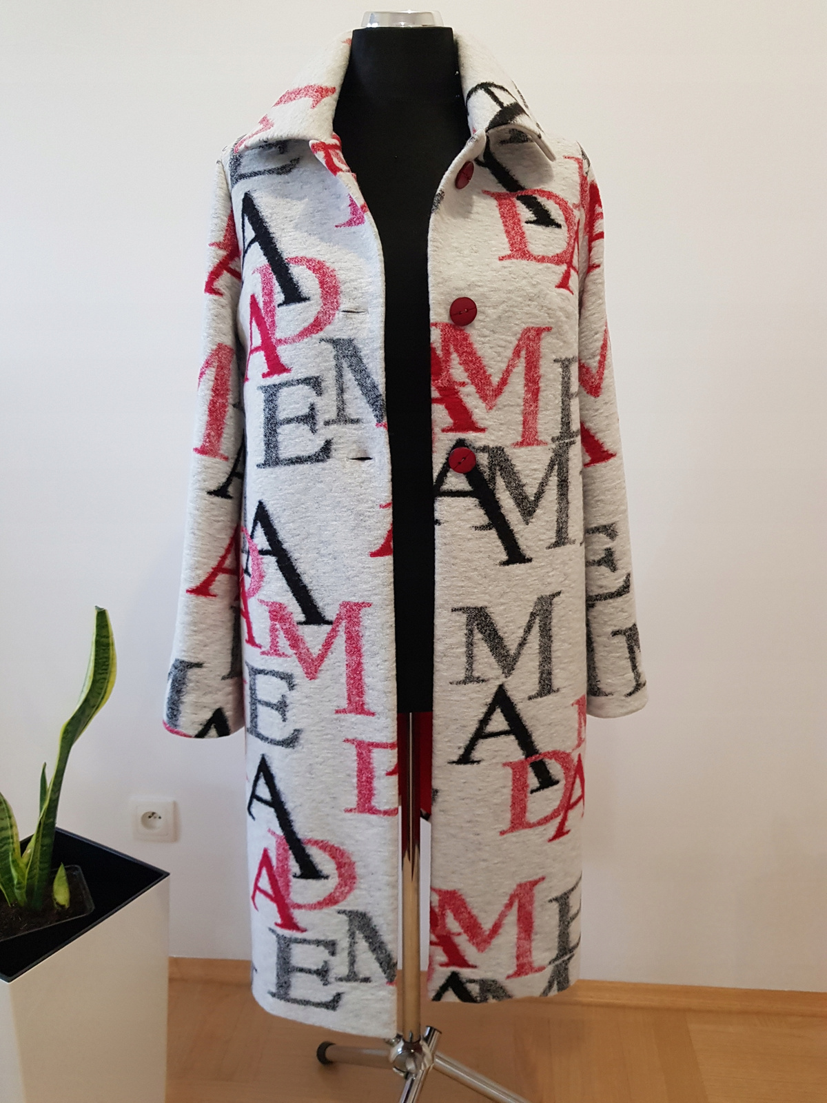 LEKKI WEŁNIANY PŁASZCZ MADAME
