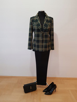 BIZNESOWY KOSTIUM ZE SPODNIAMI 