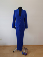 BIZNESOWY KOSTIUM ZE SPODNIAMI 