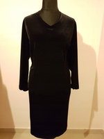 CZARNA SUKIENKA Z WELURU 