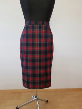 SPÓDNICA BIZNESOWA W KRATĘ 